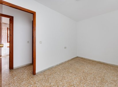 Appartement · Herverkoop - Torrevieja · Playa del Acequión · Alicante · Spanje