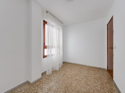 Appartement · Herverkoop - Torrevieja · Playa del Acequión · Alicante · Spanje