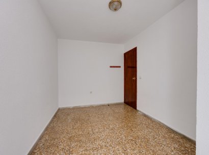 Appartement · Herverkoop - Torrevieja · Playa del Acequión · Alicante · Spanje