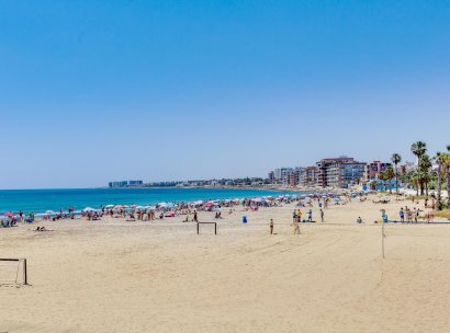 Appartement · Herverkoop - Torrevieja · Playa del Acequión · Alicante · Spanje