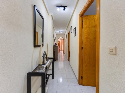 Appartement · Herverkoop - Torrevieja · Playa del Cura · Alicante · Spanje