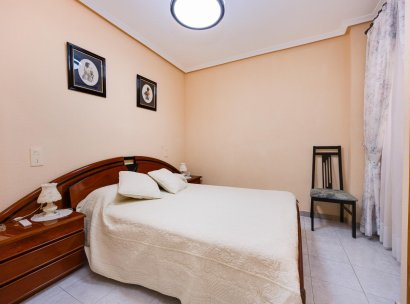 Appartement · Herverkoop - Torrevieja · Playa del Cura · Alicante · Spanje