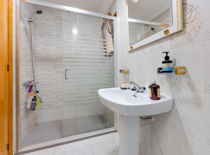 Appartement · Herverkoop - Torrevieja · Playa del Cura · Alicante · Spanje
