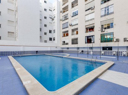 Appartement · Herverkoop - Torrevieja · Playa del Cura · Alicante · Spanje