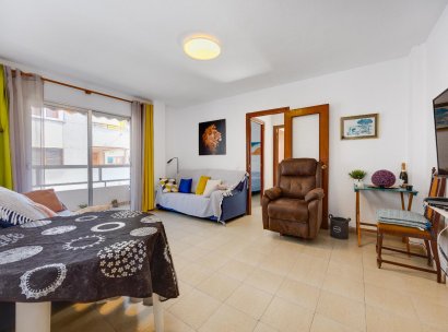 Appartement · Herverkoop - Torrevieja · Playa del Acequión · Alicante · Spanje