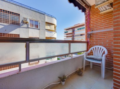 Appartement · Herverkoop - Torrevieja · Playa del Acequión · Alicante · Spanje