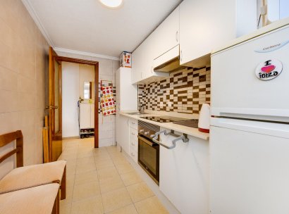 Appartement · Herverkoop - Torrevieja · Playa del Acequión · Alicante · Spanje