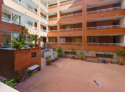 Appartement · Herverkoop - Torrevieja · Playa del Acequión · Alicante · Spanje
