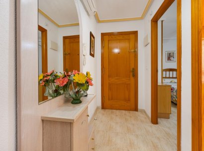 Appartement · Herverkoop - Torrevieja · Playa del Acequión · Alicante · Spanje