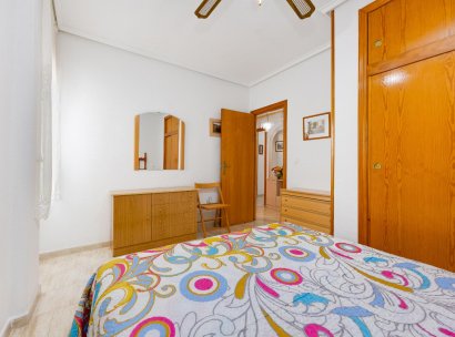 Appartement · Herverkoop - Torrevieja · Playa del Acequión · Alicante · Spanje