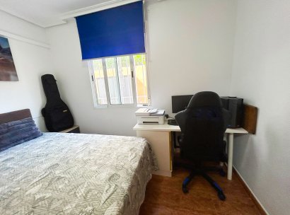 Appartement · Herverkoop - Torrevieja · La Mata · Alicante · Spanje