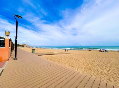 Wohnung · Wiederverkauf - Torrevieja · La Mata · Alicante · Spanien