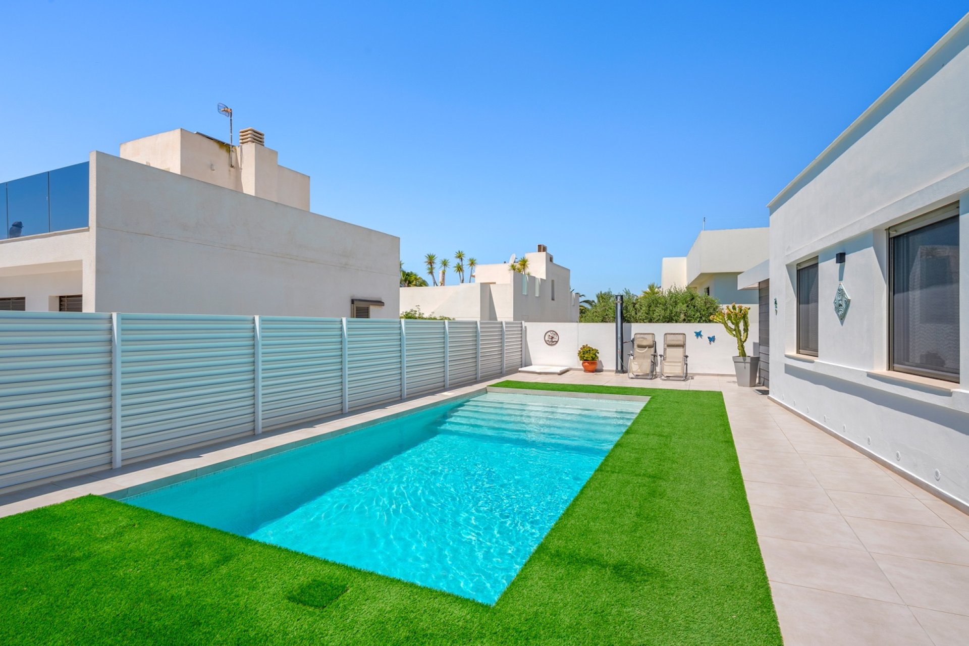 Resale - House - La Marina