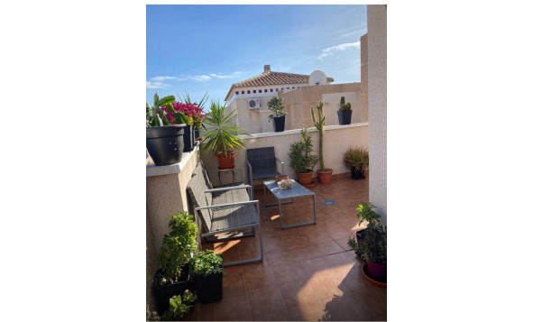 Resale - Villa - Torrevieja