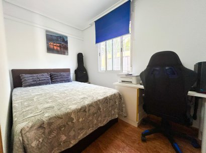 Appartement · Herverkoop - Torrevieja · La Mata · Alicante · Spanje