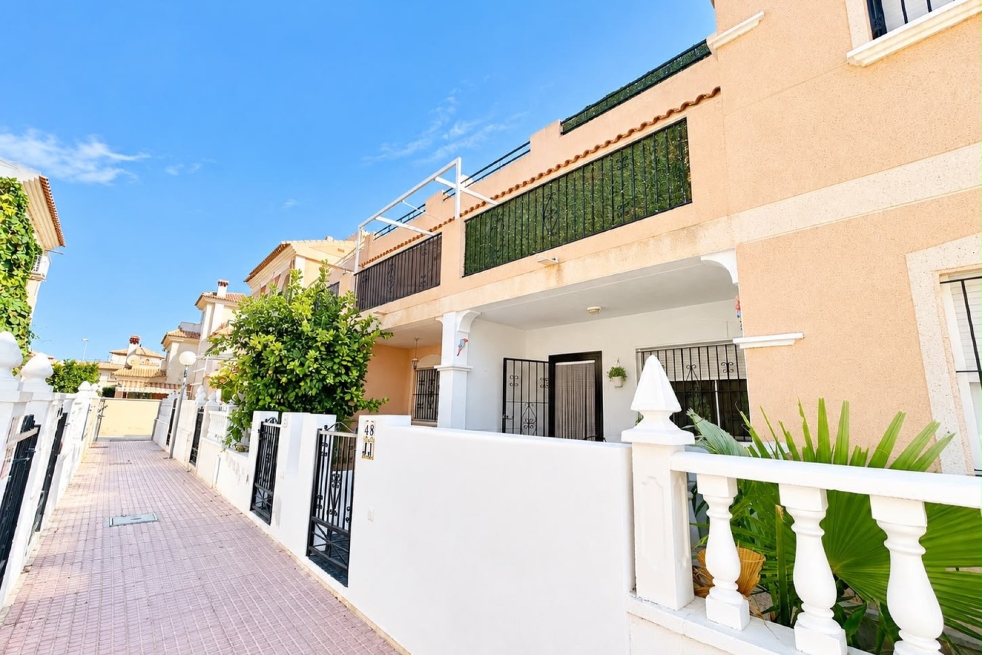 Resale - House - Orihuela Costa