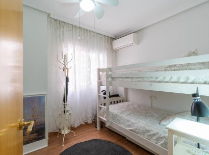 Apartamento · Reventa - Torrevieja · Centro · Alicante · España