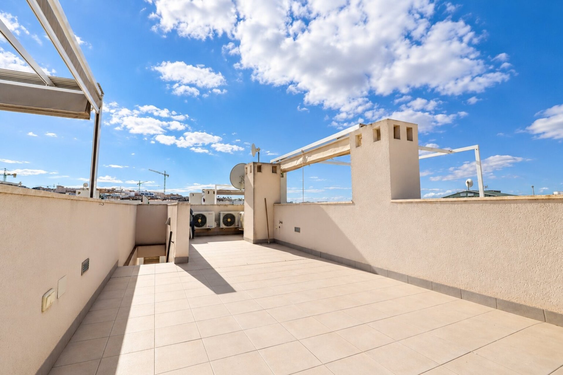Resale - House - Benijofar