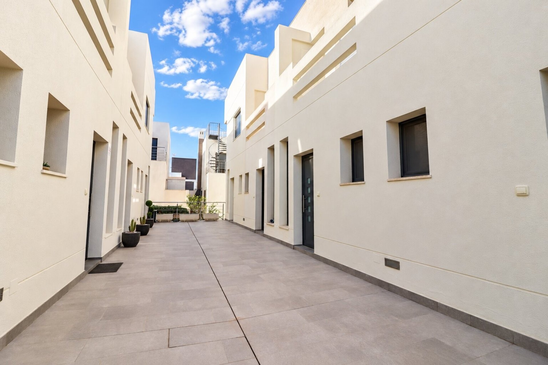Resale - House - Benijofar