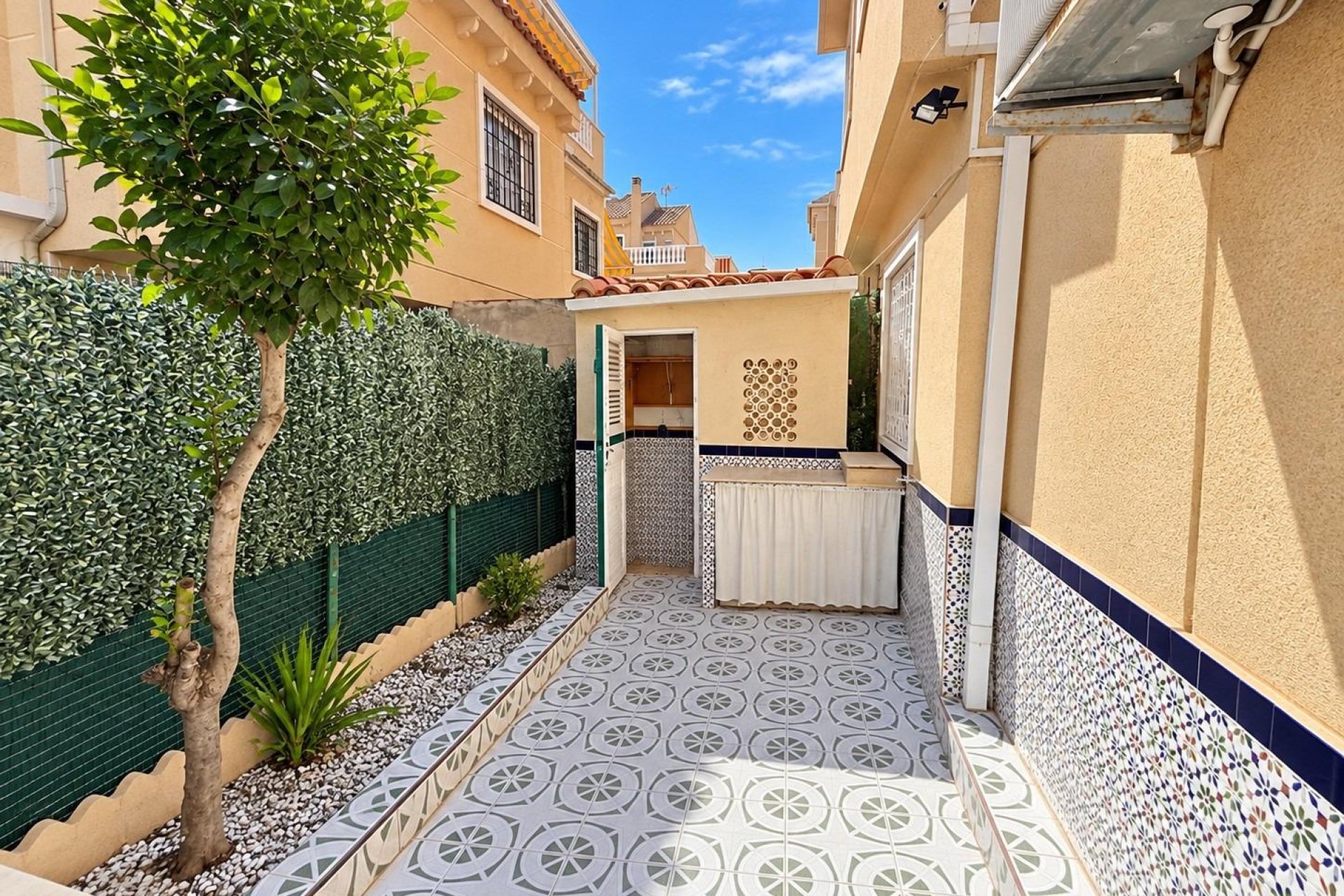 Resale - House - Torrevieja