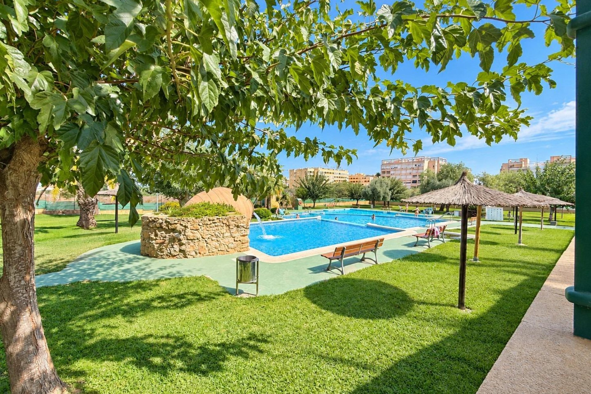 Resale - House - Torrevieja