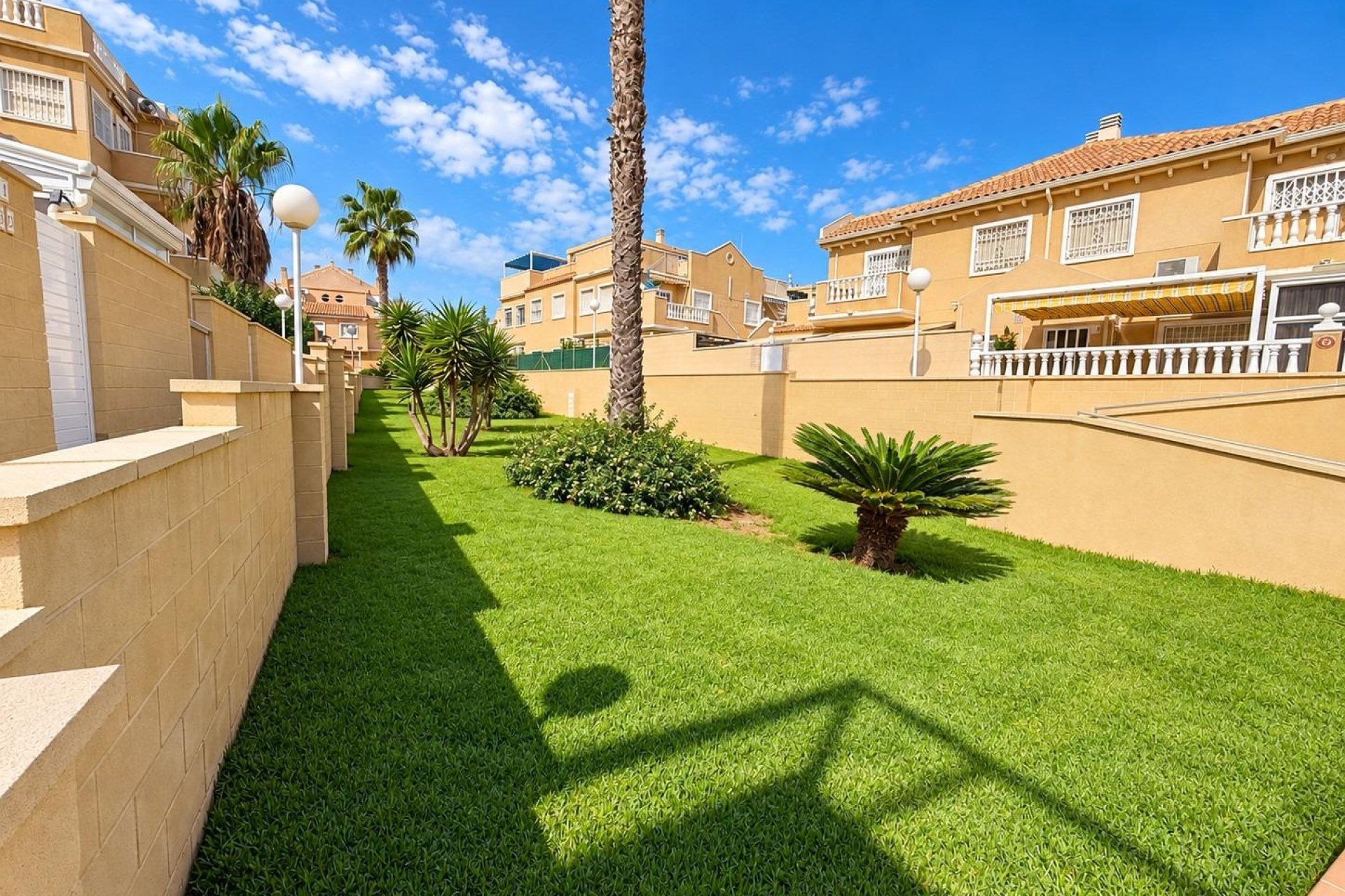 Resale - House - Torrevieja