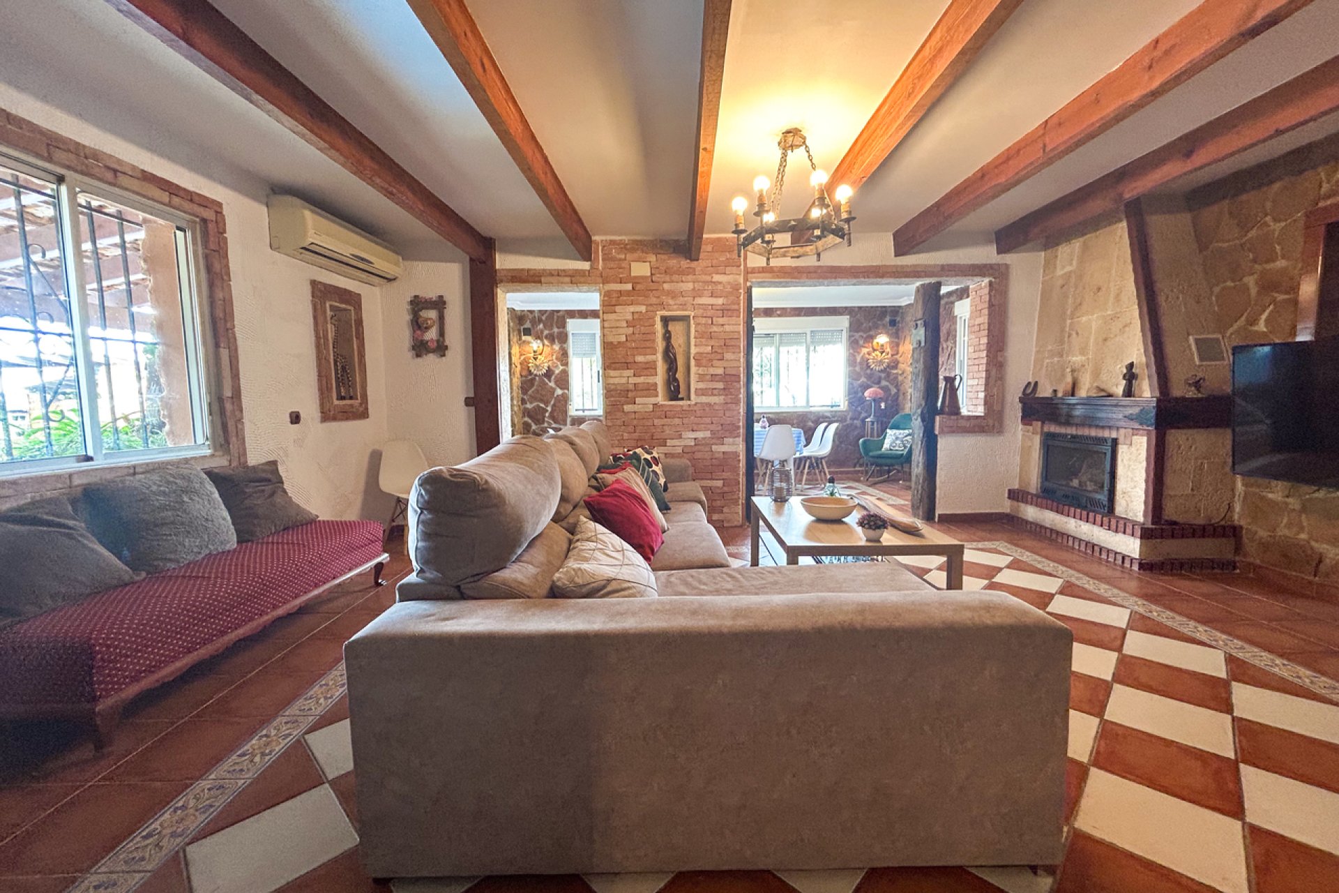 Resale - House - Jacarilla