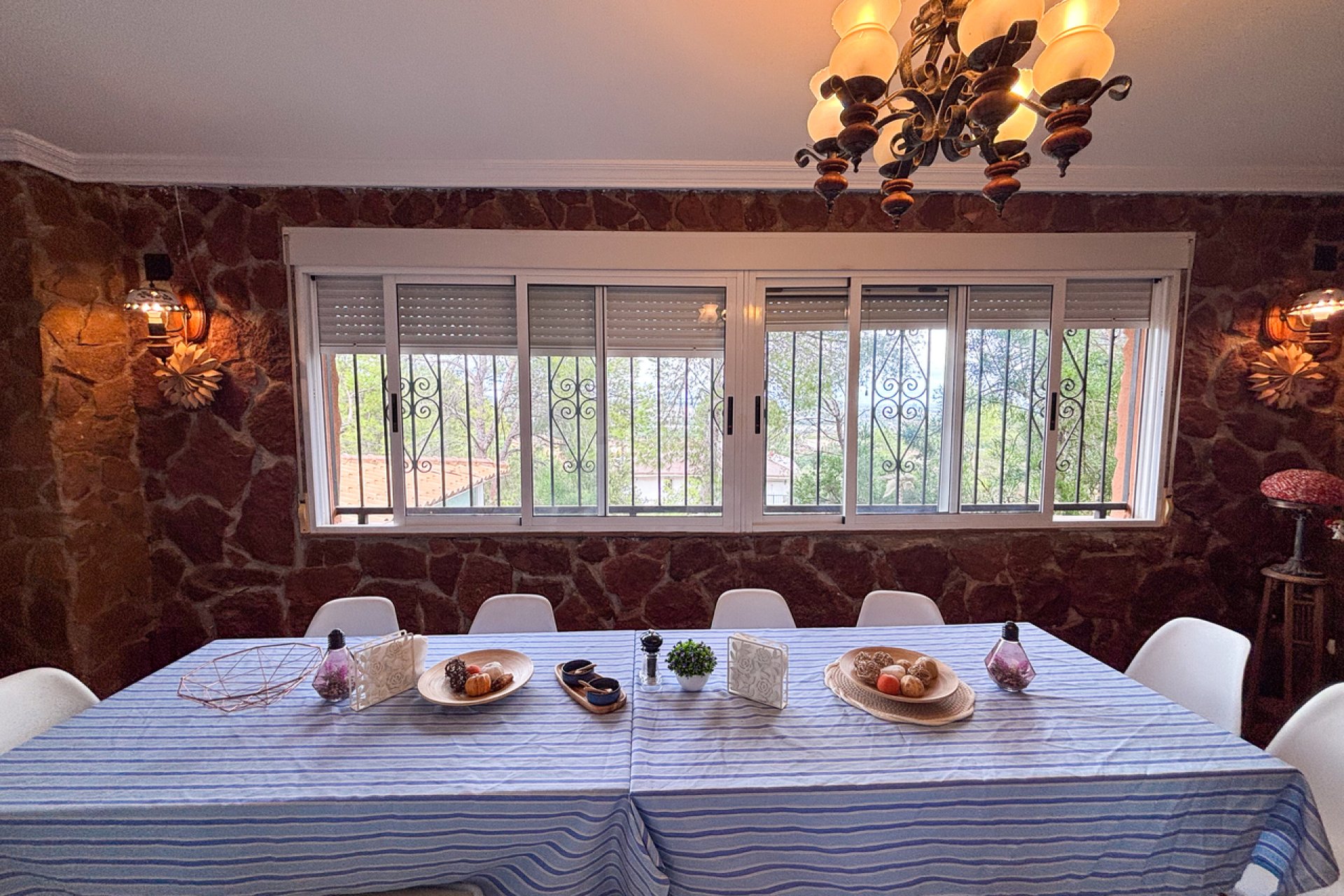 Resale - House - Jacarilla