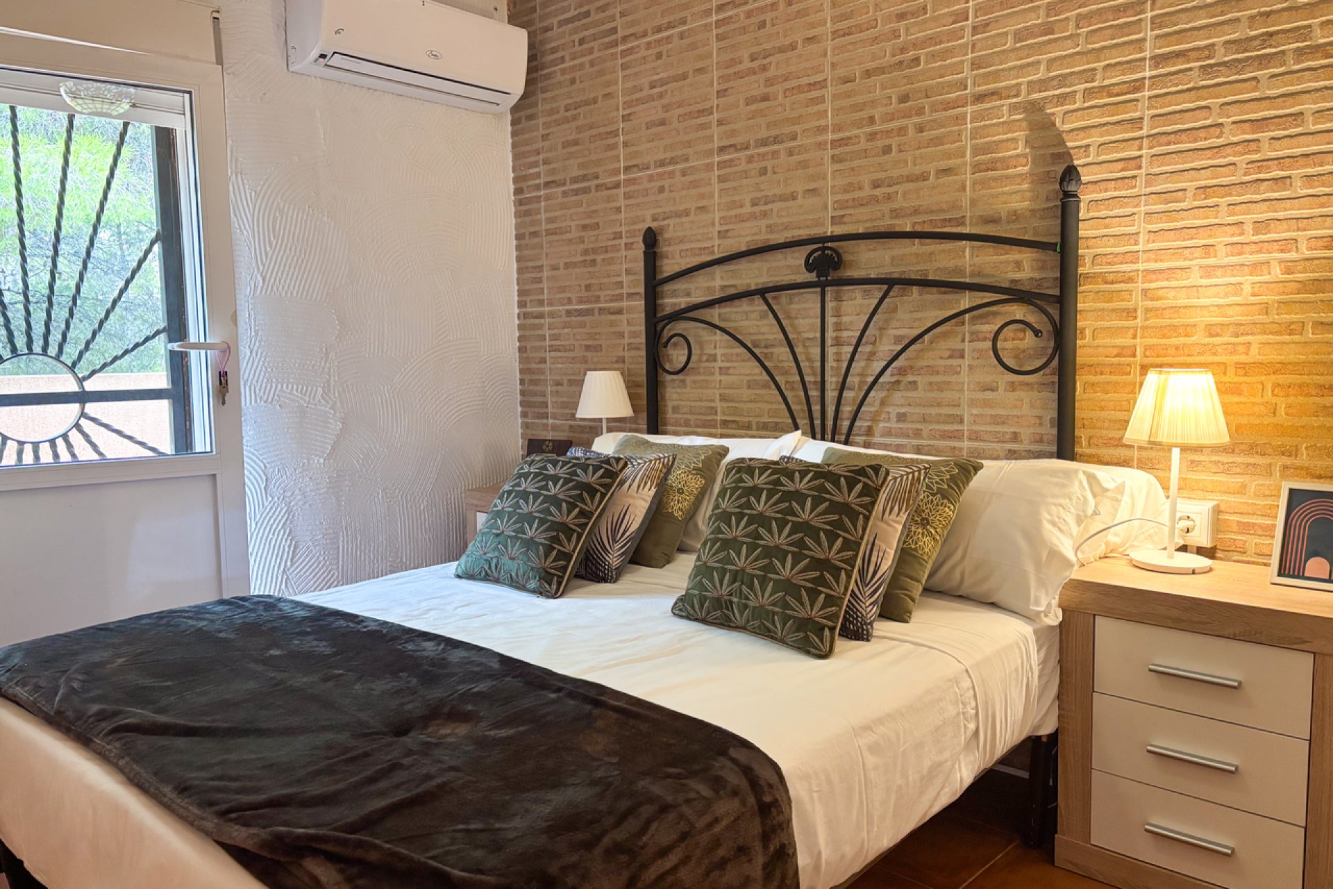 Resale - House - Jacarilla