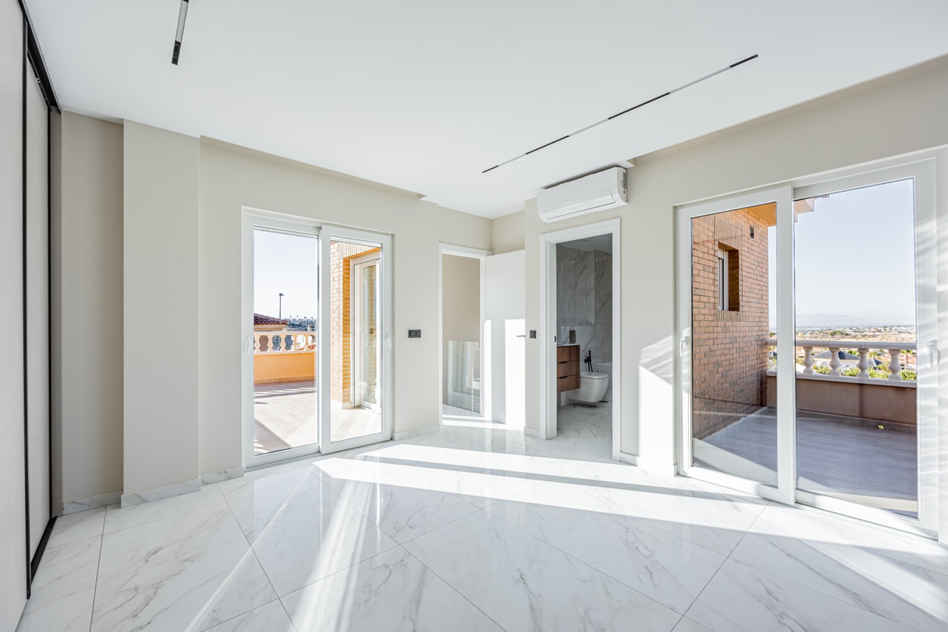 Resale - House - Cuidad Quesada