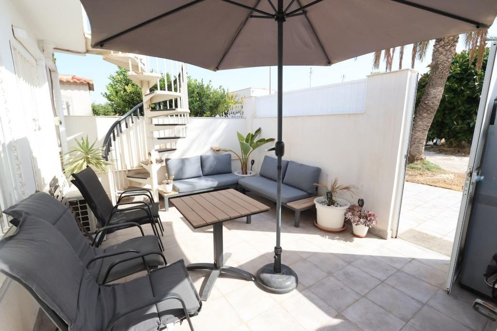 Resale - House - Torrevieja