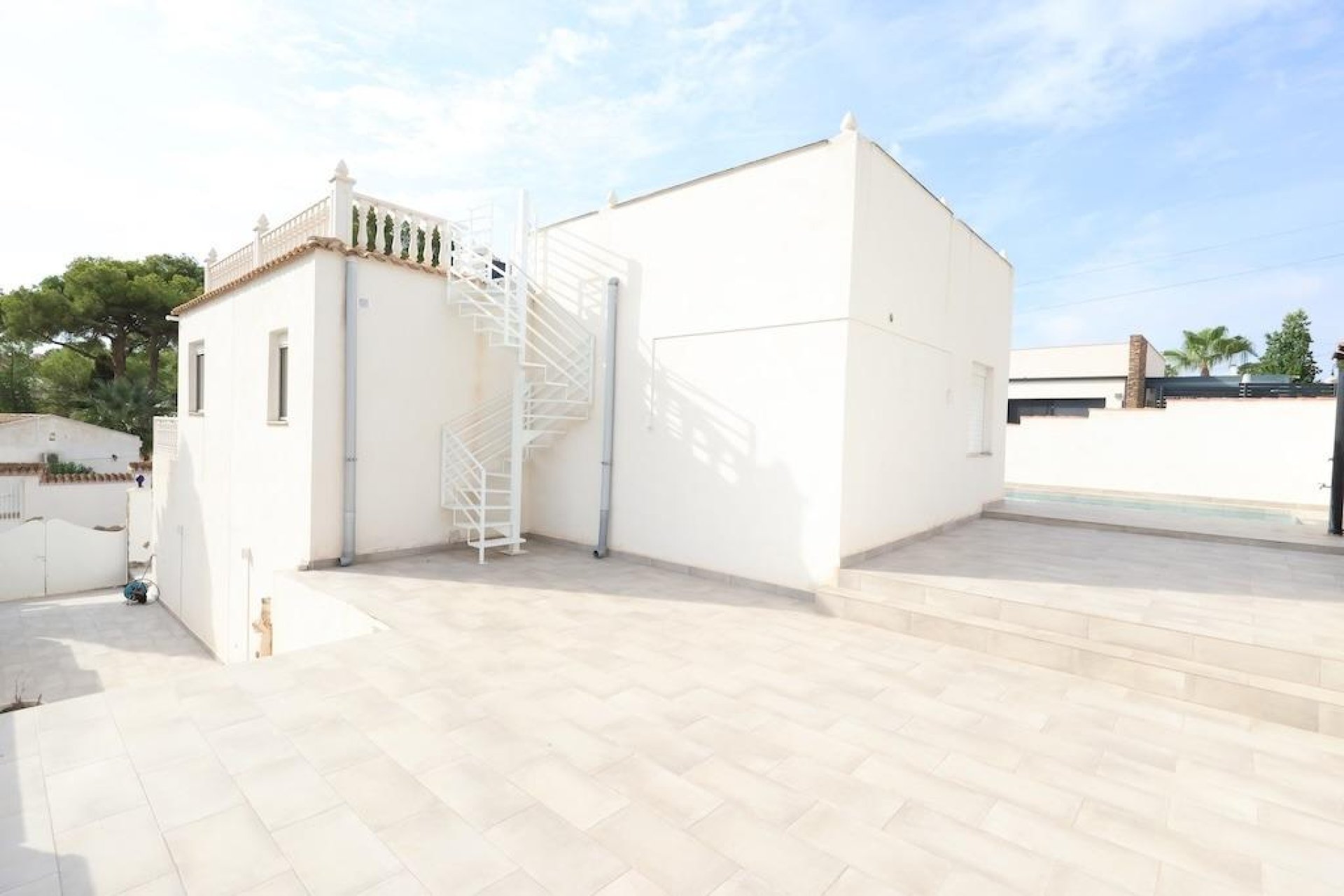 Resale - House - Torrevieja