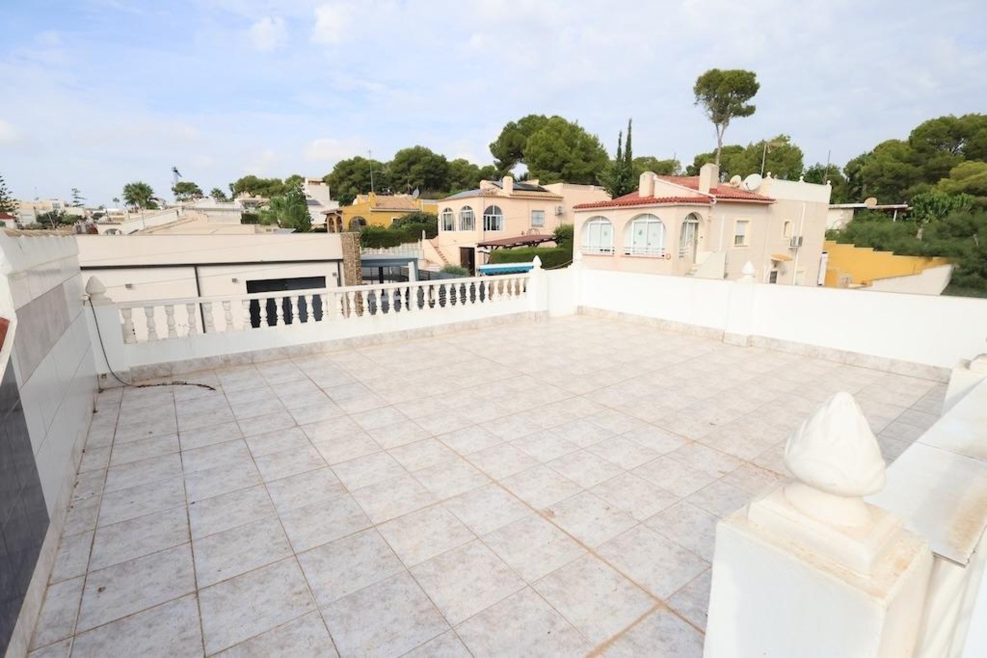 Resale - House - Torrevieja