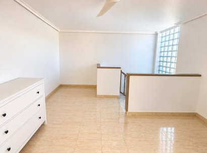 Appartement · Herverkoop - Orihuela Costa · Punta Prima · Alicante · Spanje
