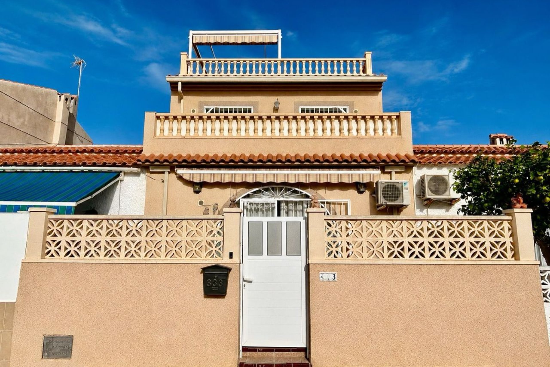 Resale - House - Torrevieja