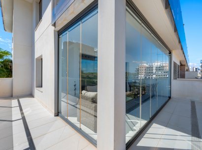 Appartement · Herverkoop - Mil Palmeras · Alicante · Spanje