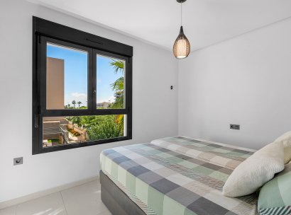 Appartement · Herverkoop - Mil Palmeras · Alicante · Spanje