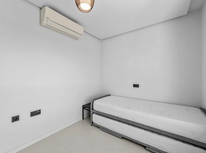 Appartement · Herverkoop - Mil Palmeras · Alicante · Spanje