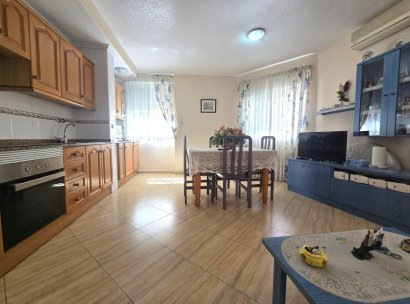 Appartement · Herverkoop - Torrevieja · Playa del Cura · Alicante · Spanje