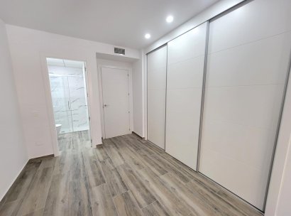 Appartement · Herverkoop - Torrevieja · Playa del Cura · Alicante · Spanje