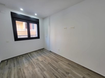 Appartement · Herverkoop - Torrevieja · Playa del Cura · Alicante · Spanje