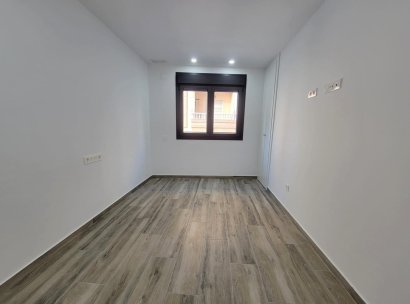Appartement · Herverkoop - Torrevieja · Playa del Cura · Alicante · Spanje