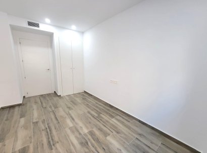 Appartement · Herverkoop - Torrevieja · Playa del Cura · Alicante · Spanje