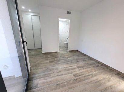 Appartement · Herverkoop - Torrevieja · Playa del Cura · Alicante · Spanje