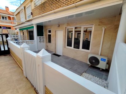 Appartement · Herverkoop - Torrevieja · La Mata · Alicante · Spanje