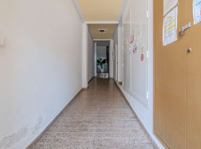 Appartement · Herverkoop - Torrevieja · Centro · Alicante · Spanje