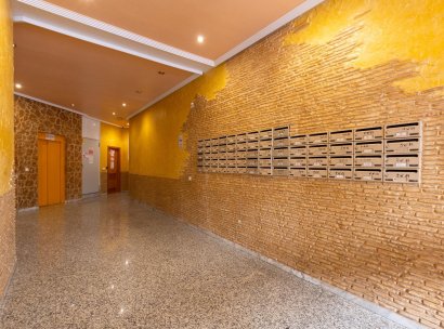 Appartement · Herverkoop - Torrevieja · Estacion de autobuses · Alicante · Spanje