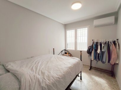Appartement · Herverkoop - Torrevieja · La Mata · Alicante · Spanje