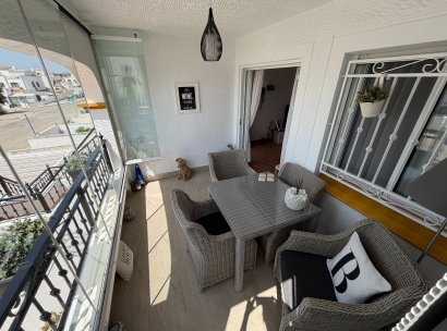 Appartement · Herverkoop - Orihuela · Entre Naranjos Vistabella · Alicante · Spanje
