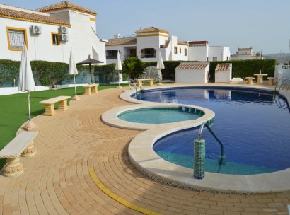 Appartement · Herverkoop - Orihuela · Entre Naranjos Vistabella · Alicante · Spanje